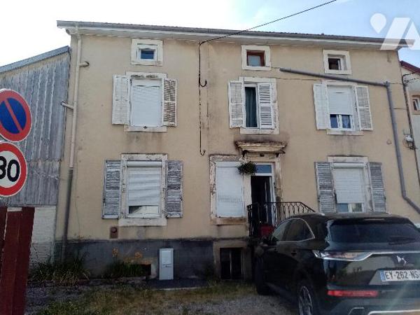 2ème étage, appartement de 37.04 m² au sol (loi carrez 32.69 m²) 
bon état général
