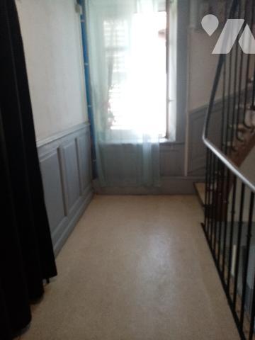 2ème étage, appartement de 37.04 m² au sol (loi carrez 32.69 m²) 
bon état général