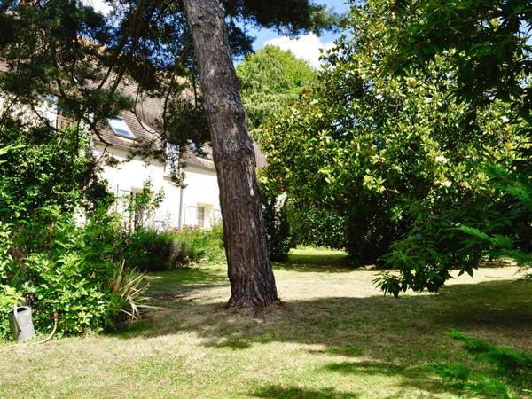 Maison 210 m2, 6 chambres, 2600m2 de terrain dont parcelle constructible Jouars pontchartrain