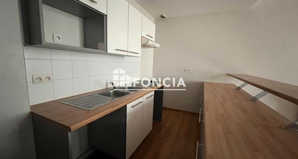 Location Appartement 4 pièces 96.8 m² - Tours 37000