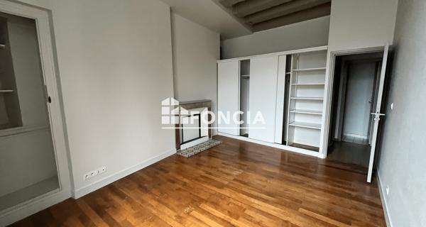 Location Appartement 4 pièces 96.8 m² - Tours 37000