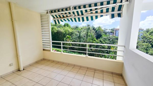 Appartement T2, emplacement idéal, vue dégagée.