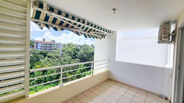 Appartement T2, emplacement idéal, vue dégagée.