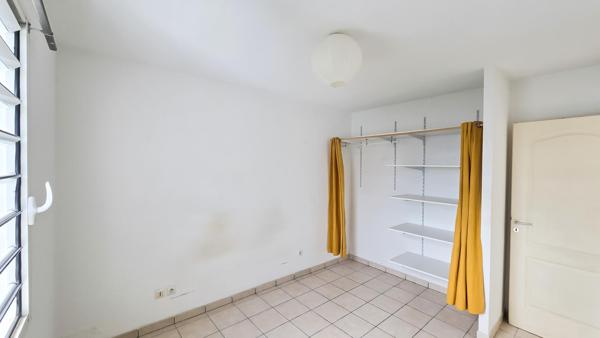 Appartement T2, emplacement idéal, vue dégagée.