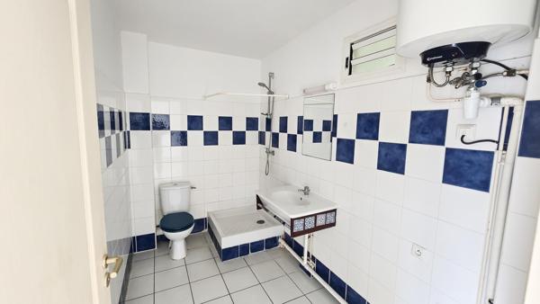 Appartement T2, emplacement idéal, vue dégagée.