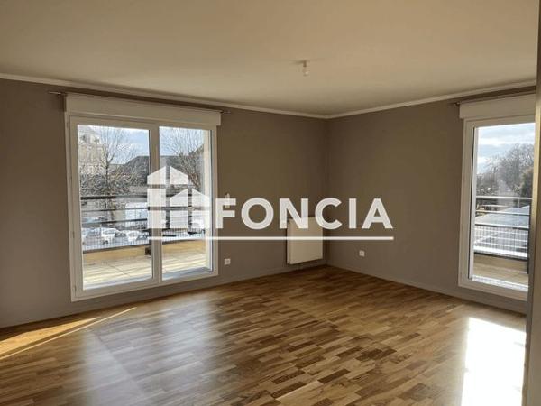 Location Appartement 4 pièces 96.45 m² - 75 RUE DU GRAND FAUBOURG Chartres 28000