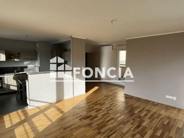 Location Appartement 4 pièces 96.45 m² - 75 RUE DU GRAND FAUBOURG Chartres 28000