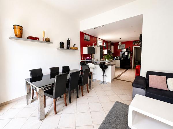 Appartement 3 pièces 102 m2 + 90 m² de terrasse
