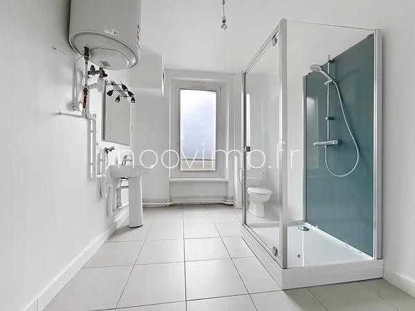 T2 impeccable - Plein centre St-Meloir
