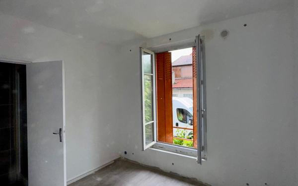 Appartement à vendre    3 pièces • 61 m2 Gennevilliers