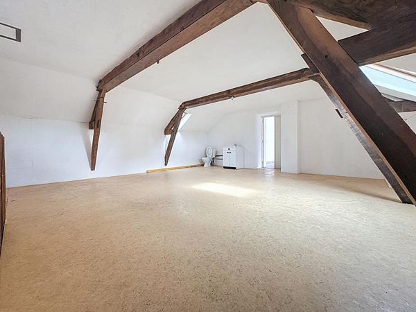 A vendre - Maison de 150m2, 4 chambres, garage et terrain de plus de 400m2 en centre-bourg de Candé