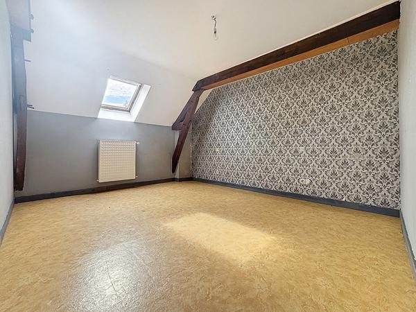 A vendre - Maison de 150m2, 4 chambres, garage et terrain de plus de 400m2 en centre-bourg de Candé