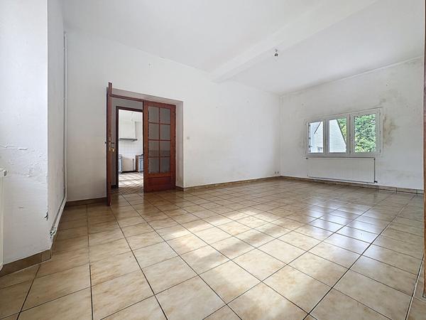 A vendre - Maison de 150m2, 4 chambres, garage et terrain de plus de 400m2 en centre-bourg de Candé