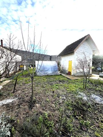 Terrain à Sainte-Livrade-sur-Lot de 450 m² environ.