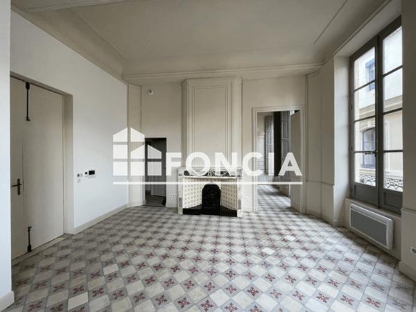 Location Appartement 2 pièces 49 m² - 34 RUE DE L'ASPIC Nîmes 30000