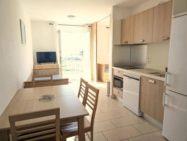 T2 Vue mer sur le port de plaisance