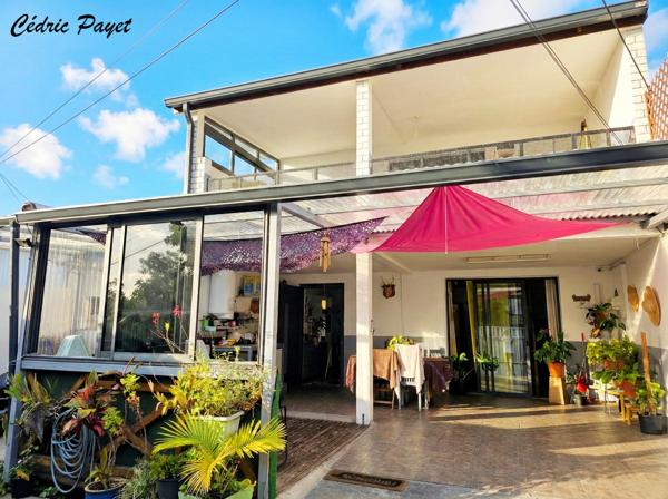 Maison à vendre F5 pièces de 130 m2 au TAMPON (974)