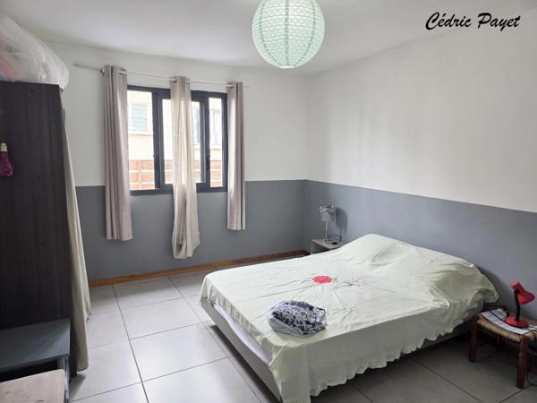 Maison à vendre F5 pièces de 130 m2 au TAMPON (974)