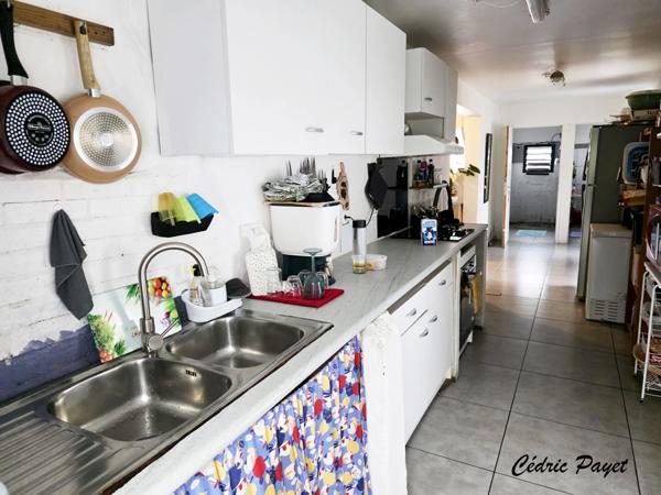 Maison à vendre F5 pièces de 130 m2 au TAMPON (974)