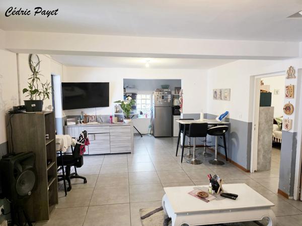 Maison à vendre F5 pièces de 130 m2 au TAMPON (974)