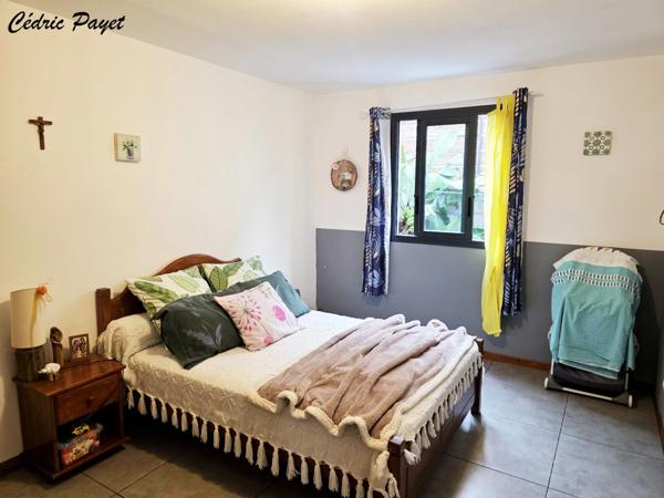 Maison à vendre F5 pièces de 130 m2 au TAMPON (974)