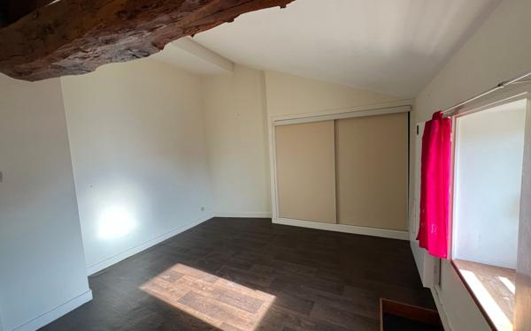 Appartement à vendre    1 pièce • 286 m2 Saint-Jean-d'Angély