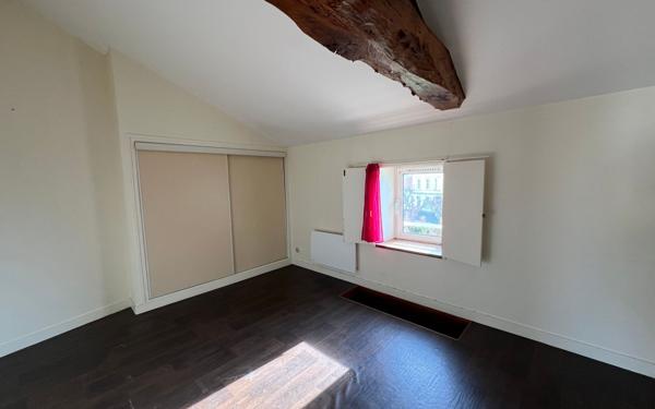 Appartement à vendre    1 pièce • 286 m2 Saint-Jean-d'Angély