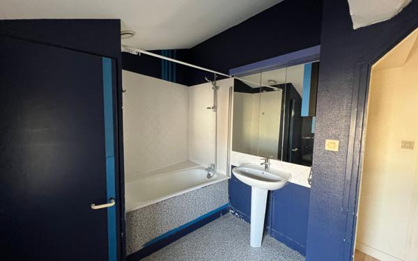 Appartement à vendre    1 pièce • 286 m2 Saint-Jean-d'Angély