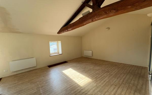 Appartement à vendre    1 pièce • 286 m2 Saint-Jean-d'Angély