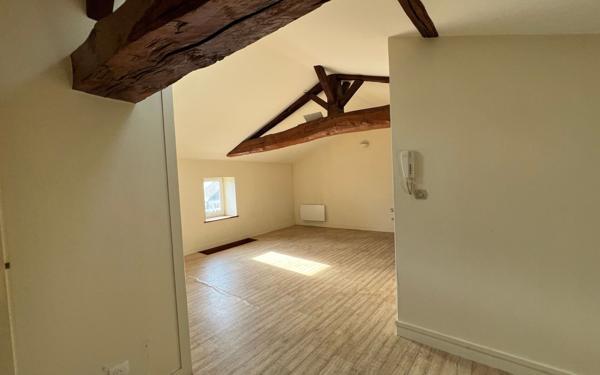 Appartement à vendre    1 pièce • 286 m2 Saint-Jean-d'Angély