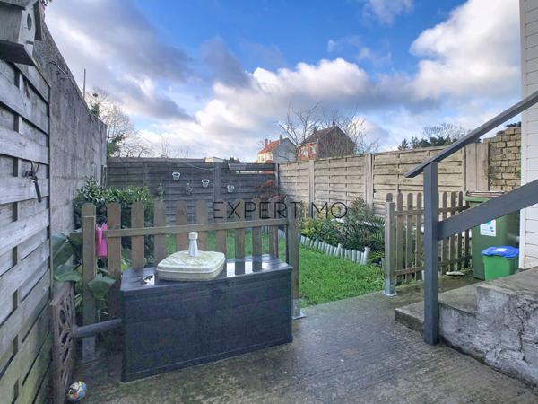 Calais (62100) Maison 3 chambres jardin et cave.