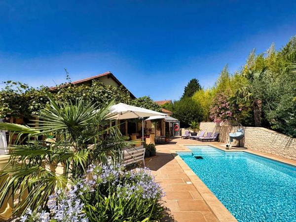 Maison contemporaine - Sarlat-la-caneda Maison avec jolie vue et piscine chauffée proche Sarlat