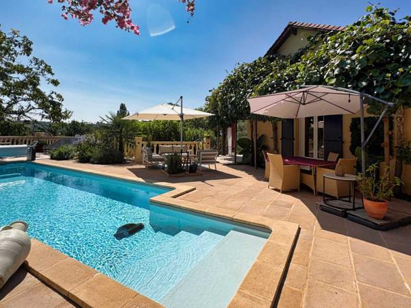 Maison contemporaine - Sarlat-la-caneda Maison avec jolie vue et piscine chauffée proche Sarlat