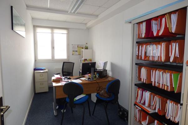 Saint Jean de Luz - Centre - Local professionnel d'environ 120 m² avec ascenseur