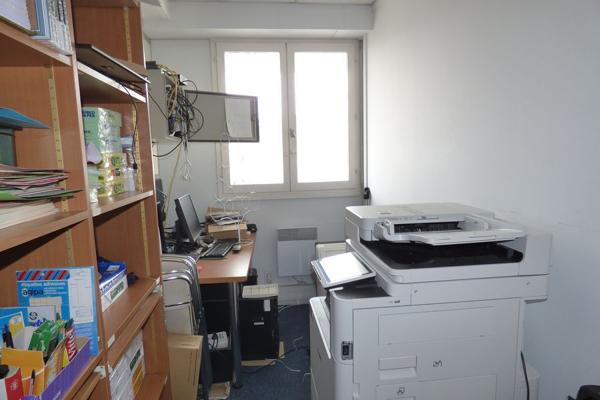 Saint Jean de Luz - Centre - Local professionnel d'environ 120 m² avec ascenseur