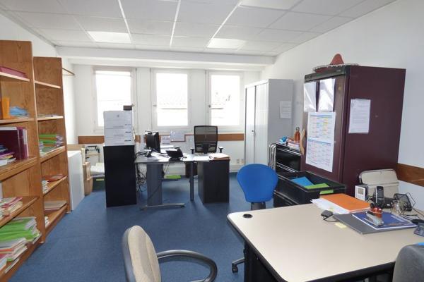 Saint Jean de Luz - Centre - Local professionnel d'environ 120 m² avec ascenseur