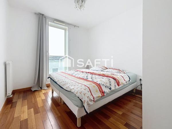 BORDS DE SEINE - DERNIER ÉTAGE - DUPLEX - TERRASSE