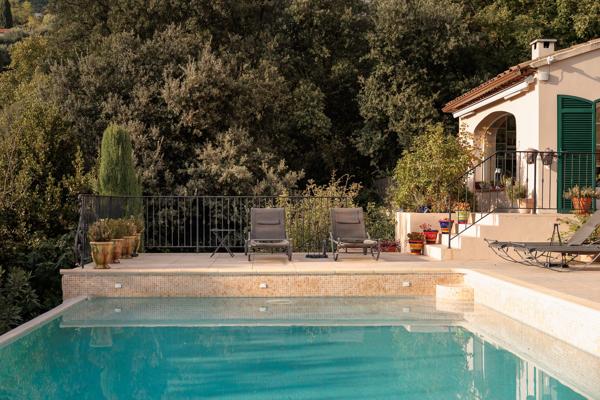 Magagnosc – Villa provençale avec piscine, vue dégagée et appartement indépendant
