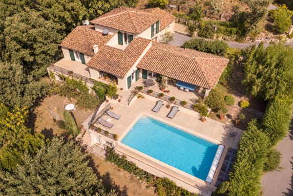 Magagnosc – Villa provençale avec piscine, vue dégagée et appartement indépendant