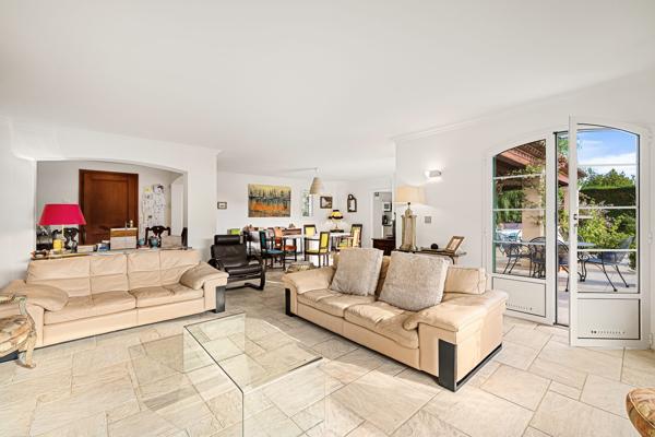 Magagnosc – Villa provençale avec piscine, vue dégagée et appartement indépendant