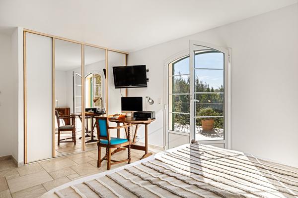 Magagnosc – Villa provençale avec piscine, vue dégagée et appartement indépendant