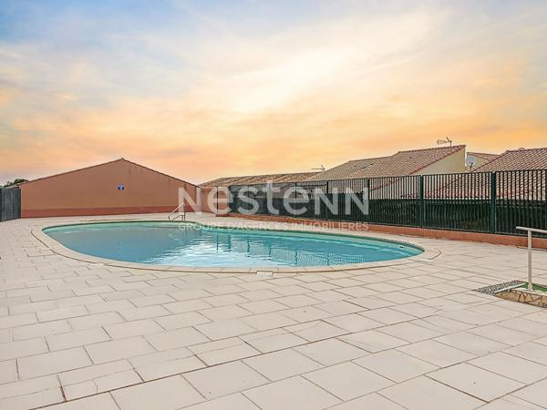 Charmante villa 2 pièces de 33.6 m² (27.28 m² loi carrez) + mezzanine, jardin et terrasse de 27 m² dans résidence avec piscine à Saint-Pierre-la-Mer