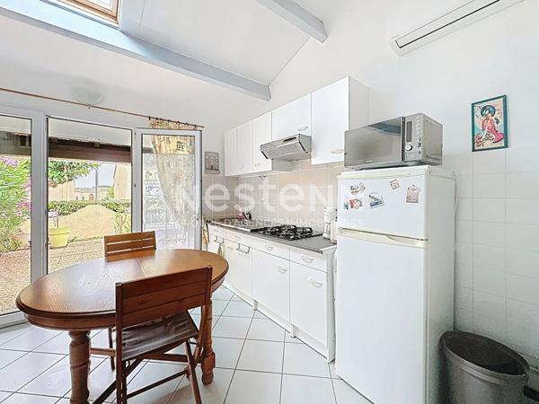 Charmante villa 2 pièces de 33.6 m² (27.28 m² loi carrez) + mezzanine, jardin et terrasse de 27 m² dans résidence avec piscine à Saint-Pierre-la-Mer