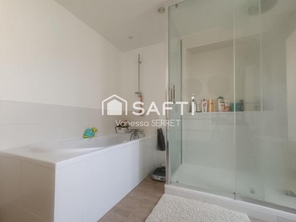 Maison mitoyenne rénovée de 95 m² au cœur de Bayeux – 3 chambres, courette et à proximité de tout !