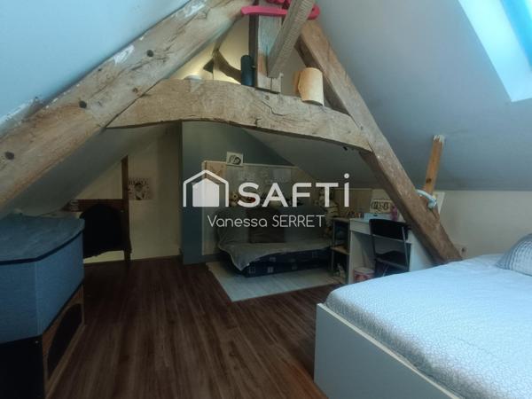 Maison mitoyenne rénovée de 95 m² au cœur de Bayeux – 3 chambres, courette et à proximité de tout !