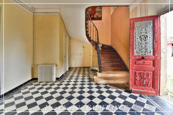 Propriete à vendre 14 pièces LE HOUGA (32) de 215 m2 habitables à rénover, sur 11949 m2 de terrain, dépendances