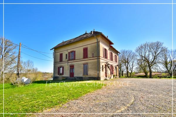 Propriete à vendre 14 pièces LE HOUGA (32) de 215 m2 habitables à rénover, sur 11949 m2 de terrain, dépendances