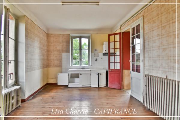 Propriete à vendre 14 pièces LE HOUGA (32) de 215 m2 habitables à rénover, sur 11949 m2 de terrain, dépendances