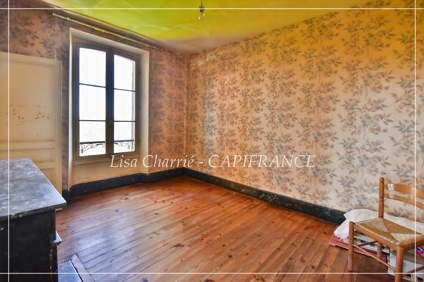 Propriete à vendre 14 pièces LE HOUGA (32) de 215 m2 habitables à rénover, sur 11949 m2 de terrain, dépendances