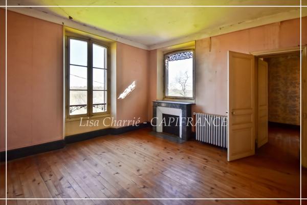 Propriete à vendre 14 pièces LE HOUGA (32) de 215 m2 habitables à rénover, sur 11949 m2 de terrain, dépendances